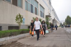 國慶中秋  員工“有?！? /></div>
			<div   id=